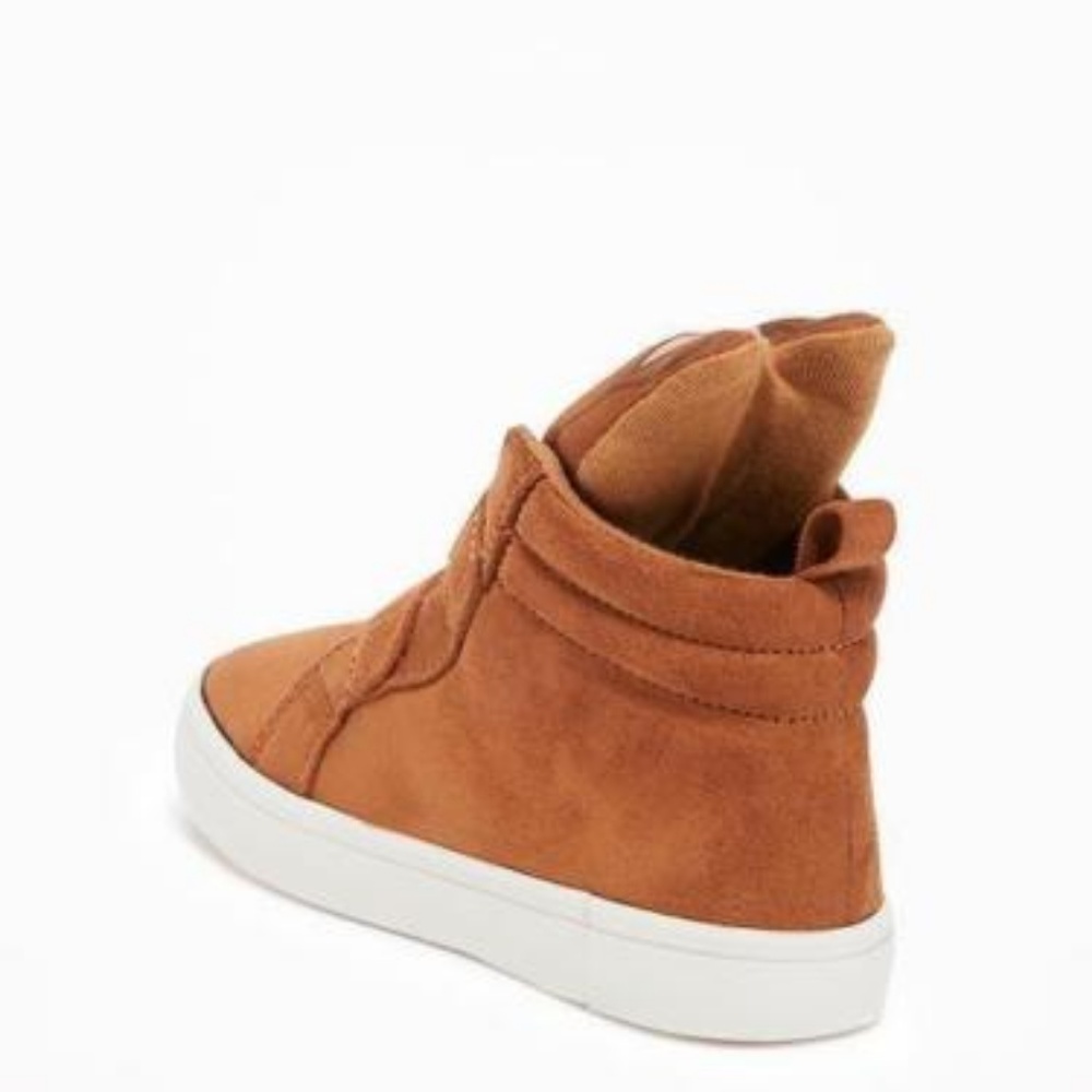 Old Navy Sueded Doggie High-Tops - Picture 2 of 4